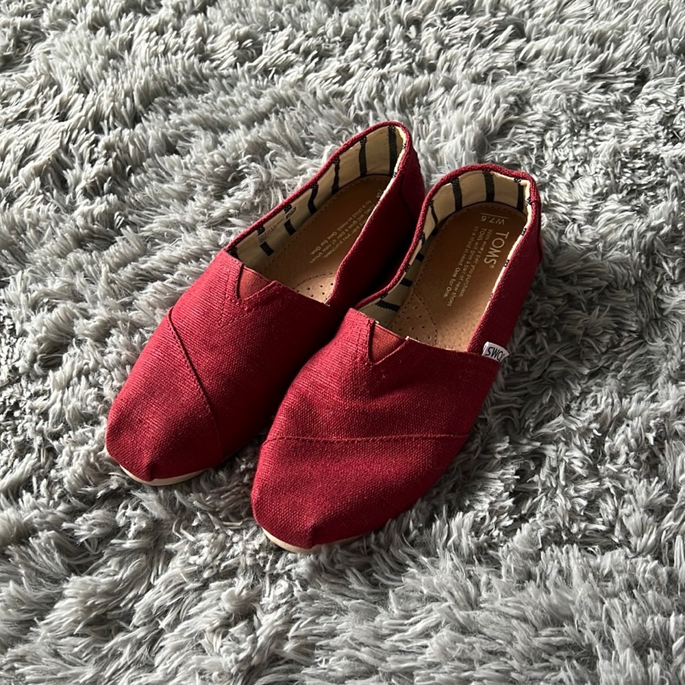 RED TOMS